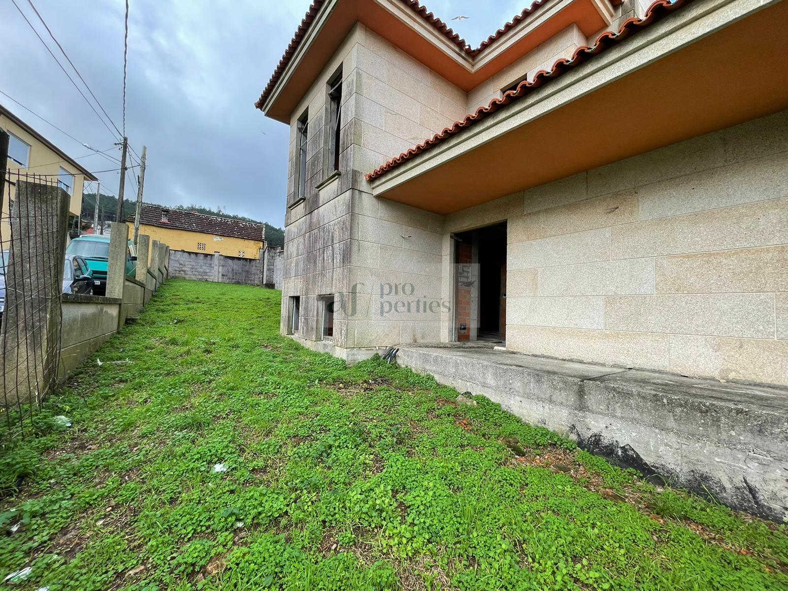 For sale of house in Baiona