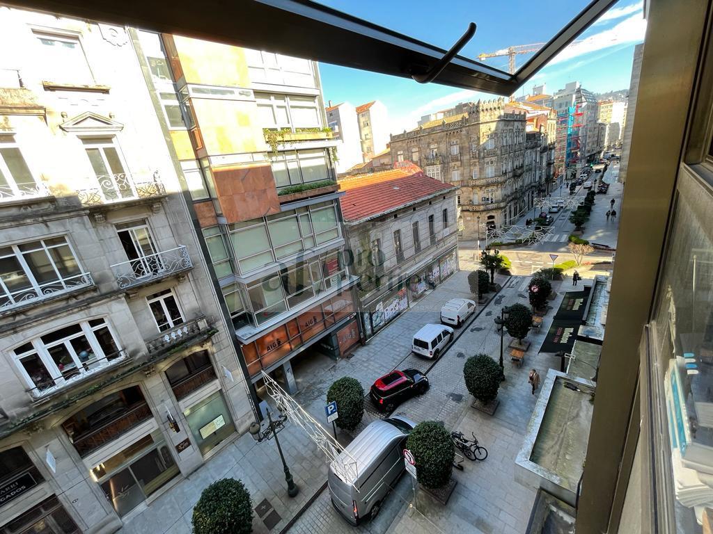 For sale of office in Vigo