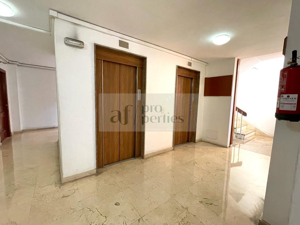 For sale of office in Vigo