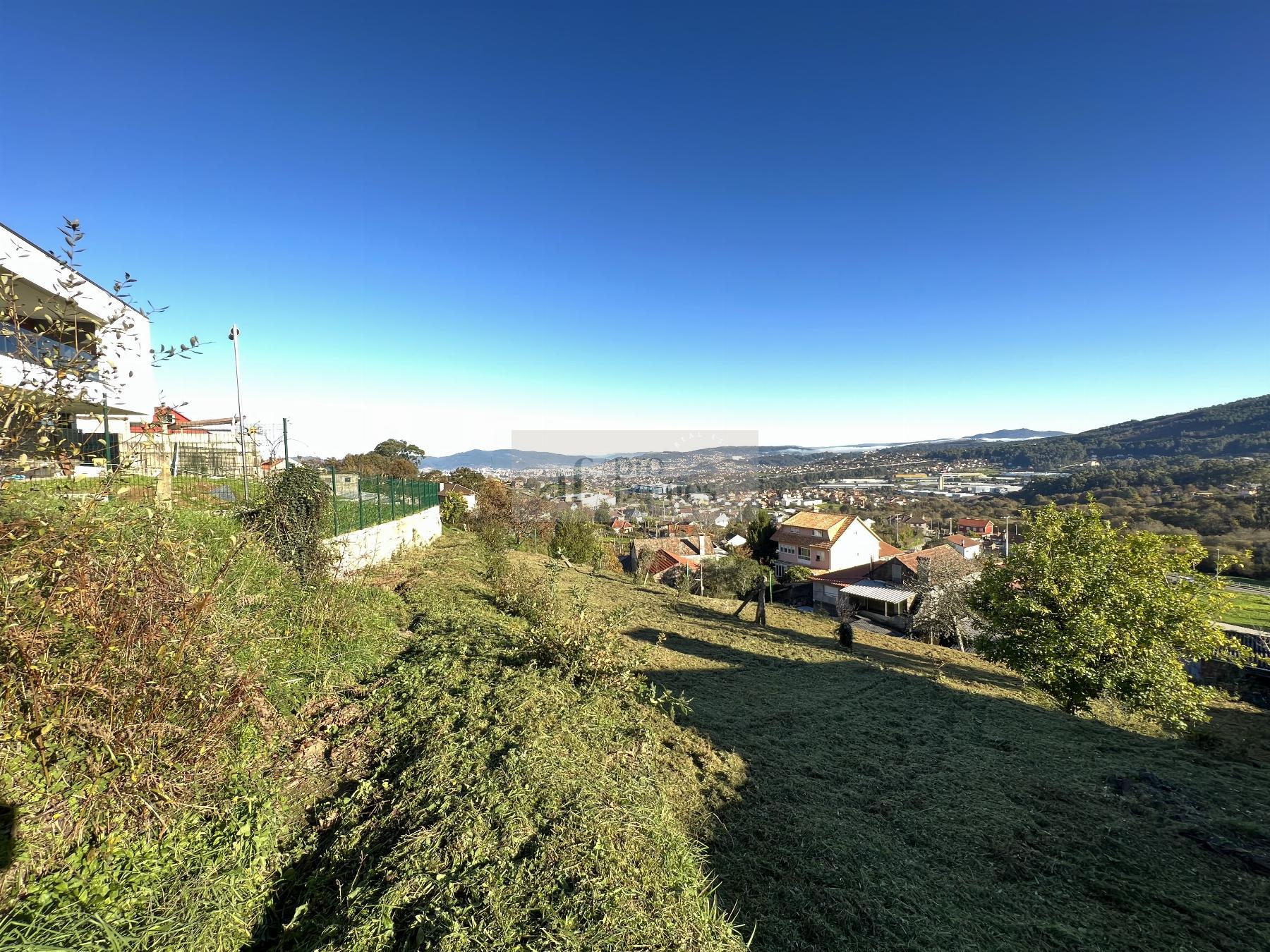 For sale of land in Vigo