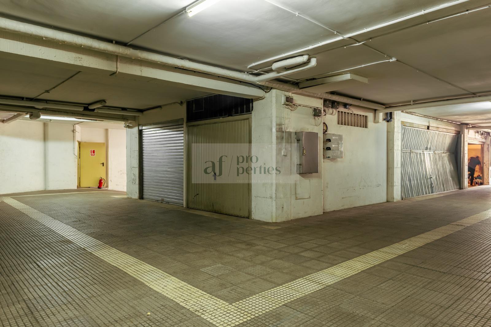 For sale of garage in Vigo