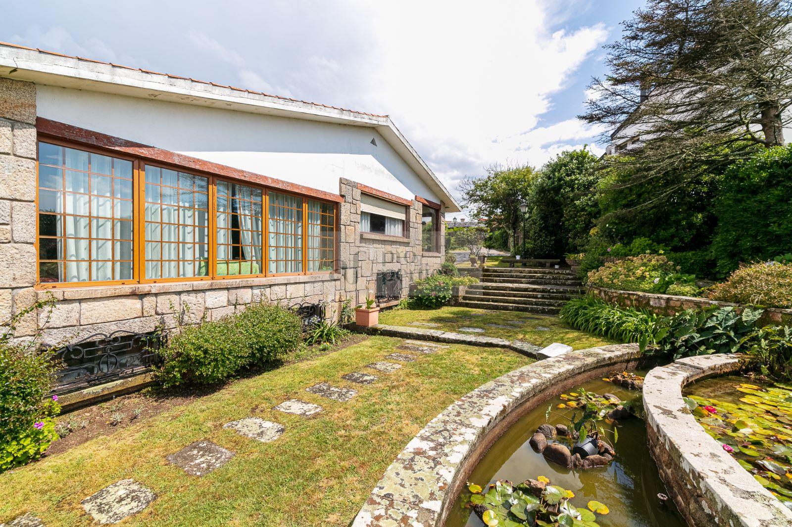 For sale of chalet in Vigo