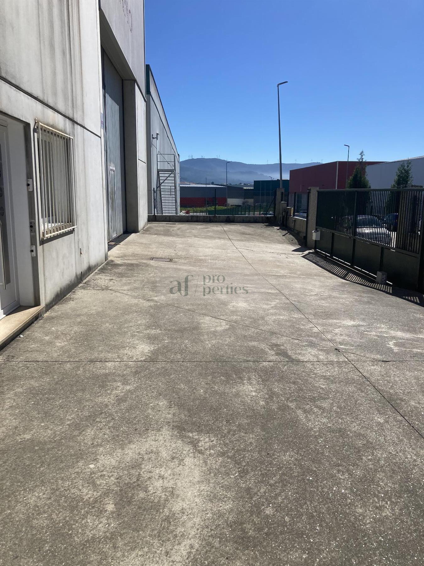 Venta de nave industrial en Tui