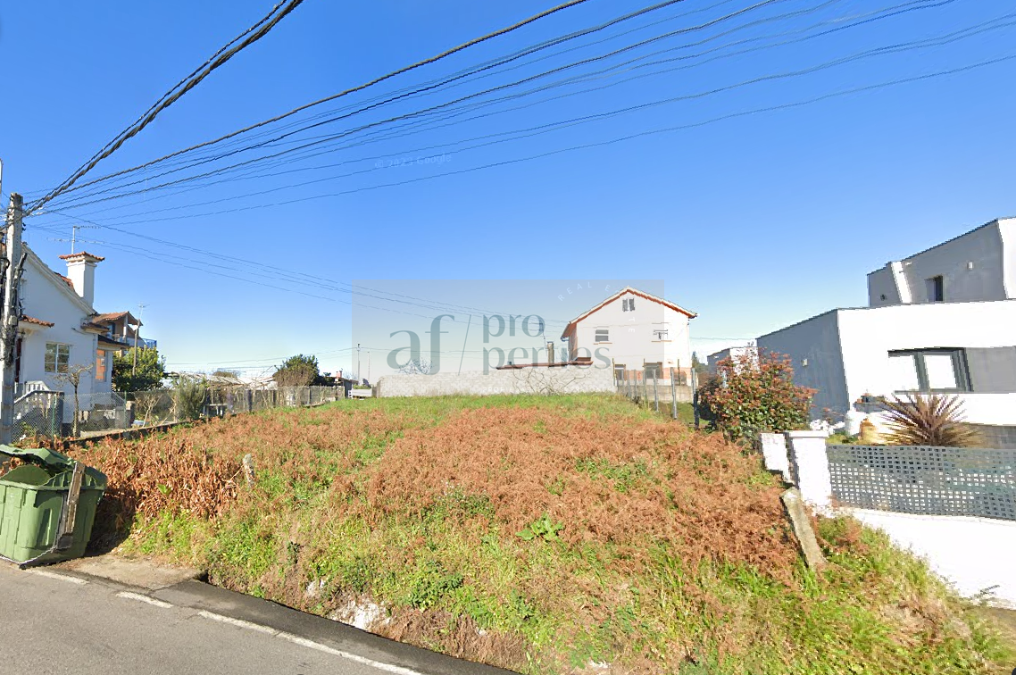 For sale of land in Vigo