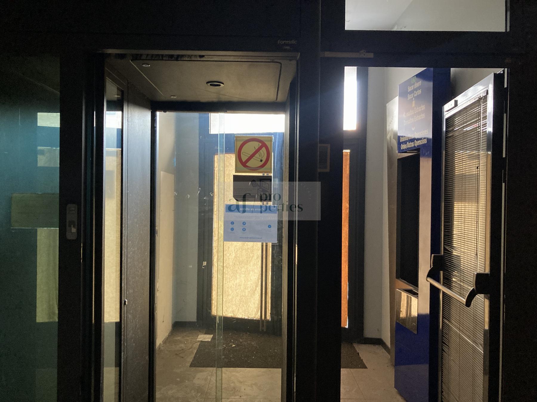For sale of commercial in Vigo
