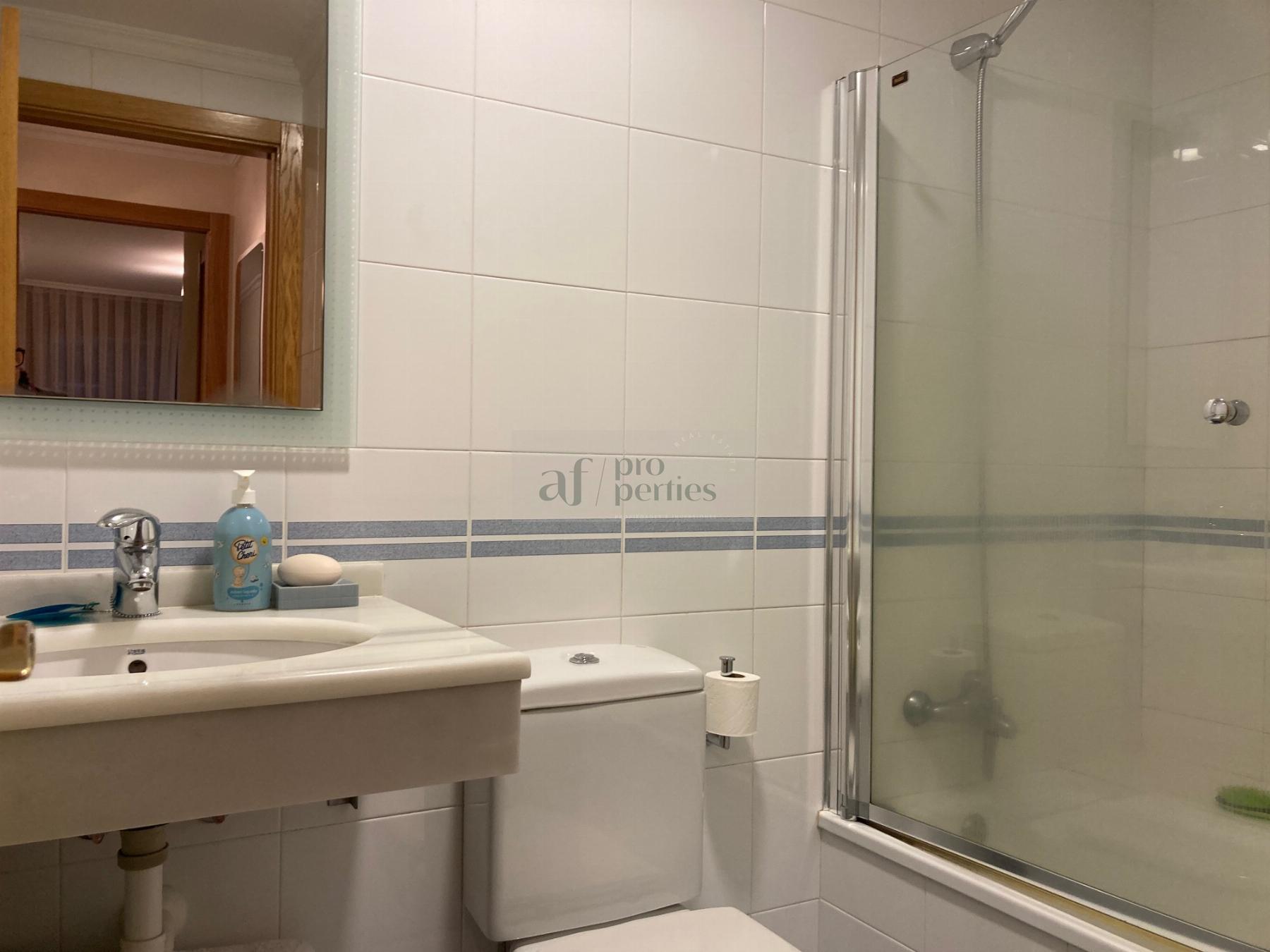 Suite bathroom