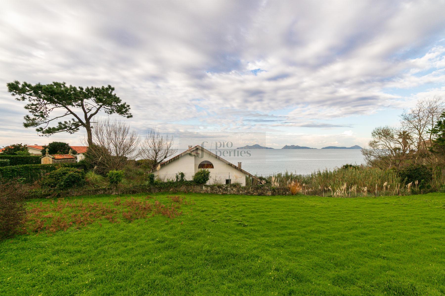For sale of chalet in Vigo