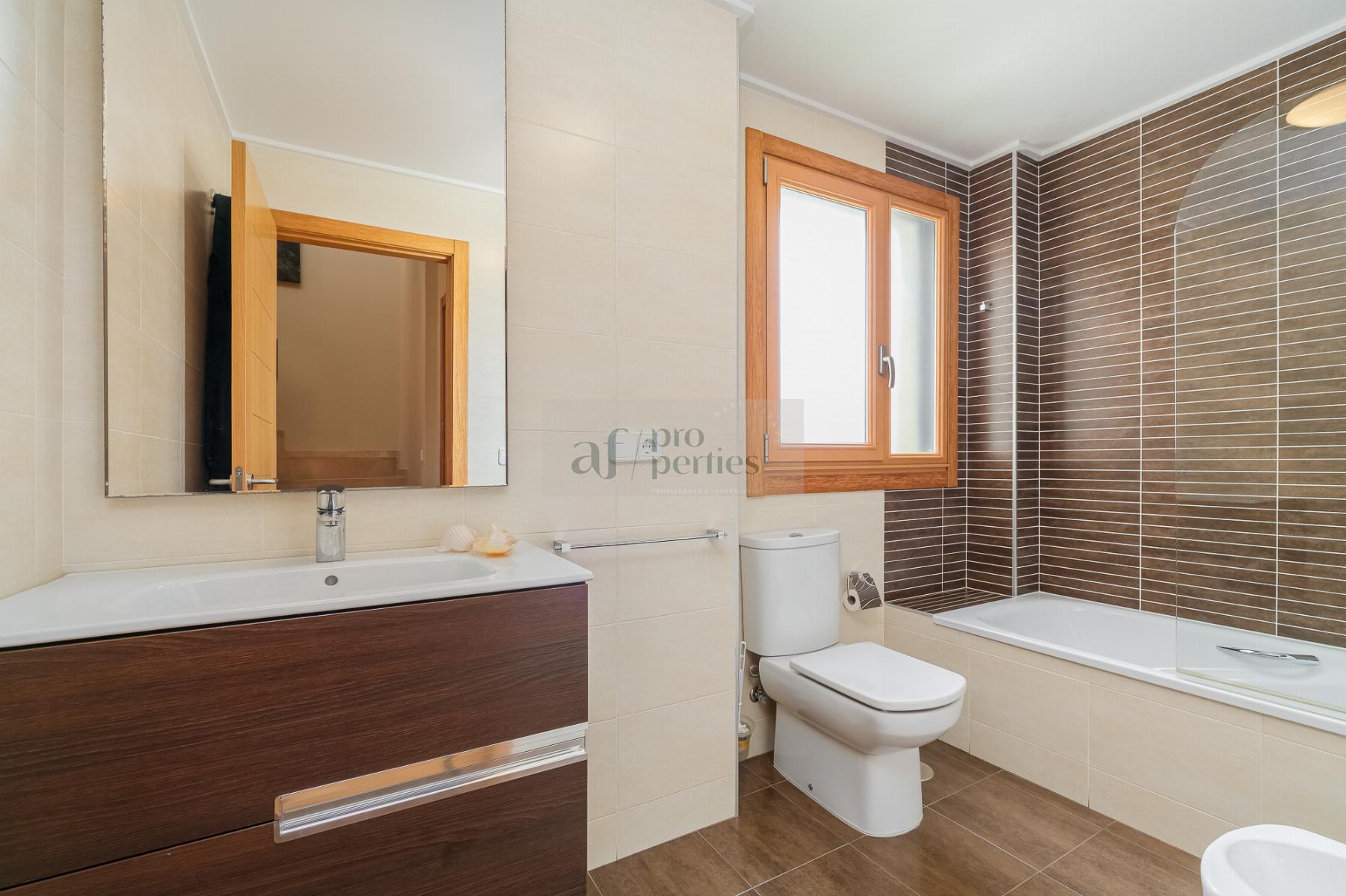 For sale of chalet in Vigo