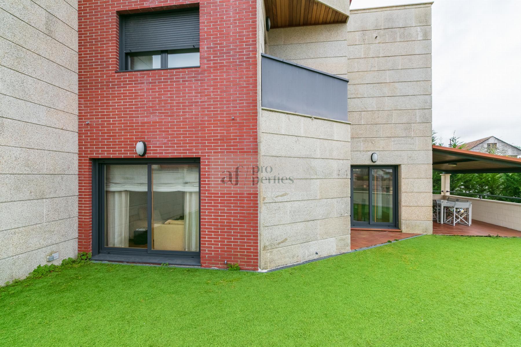 For sale of chalet in Vigo