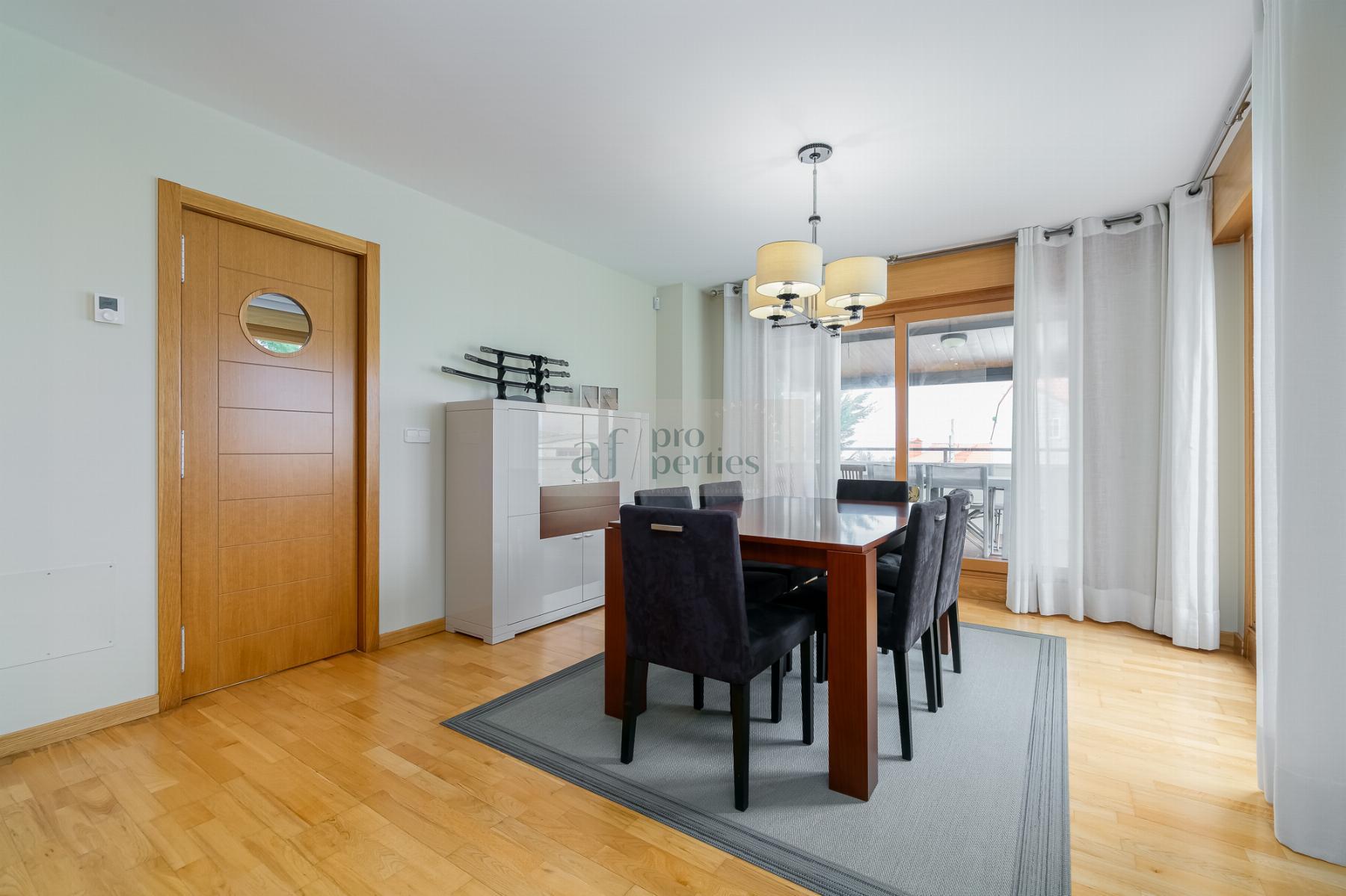 For sale of chalet in Vigo