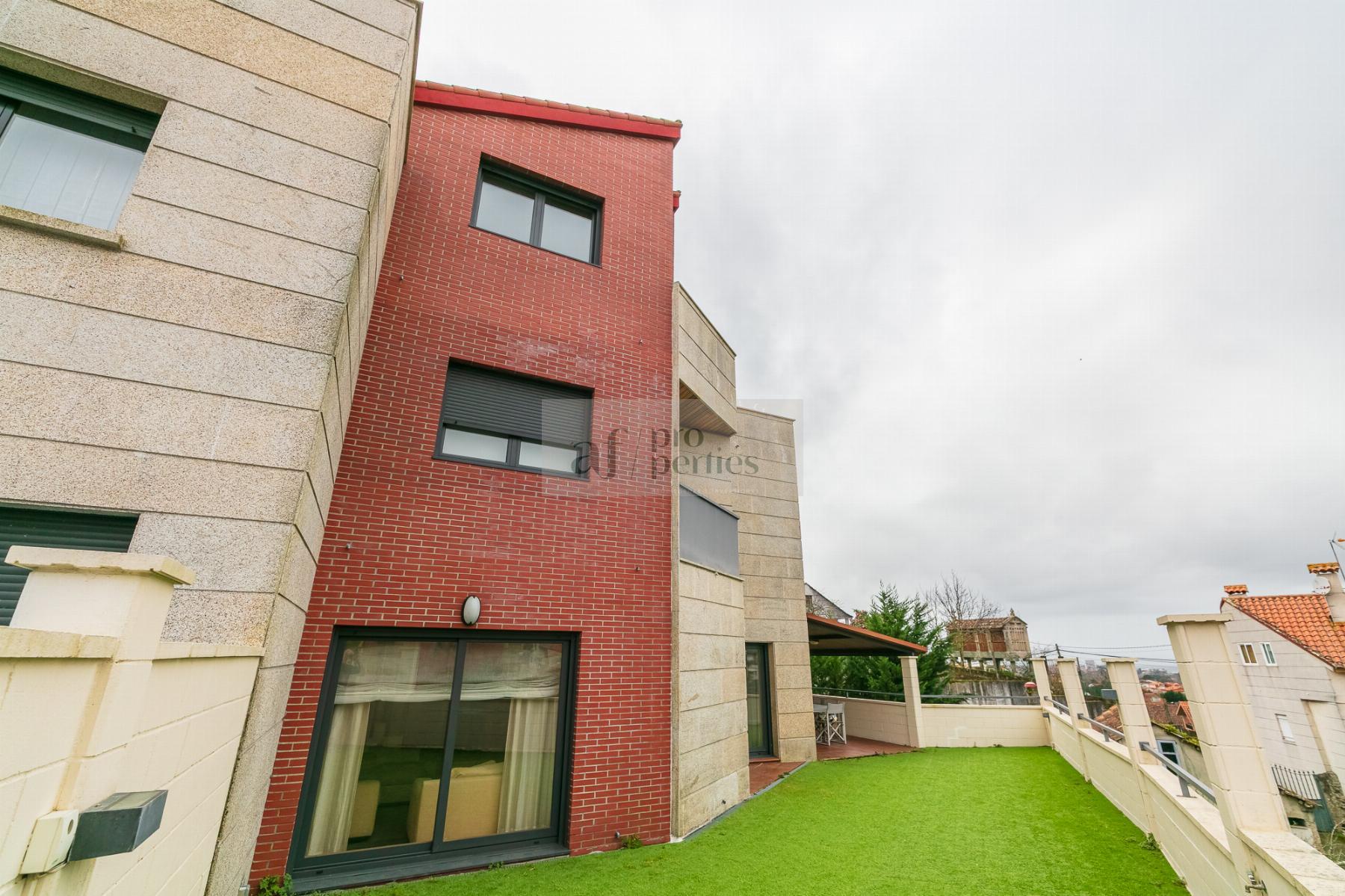 For sale of chalet in Vigo