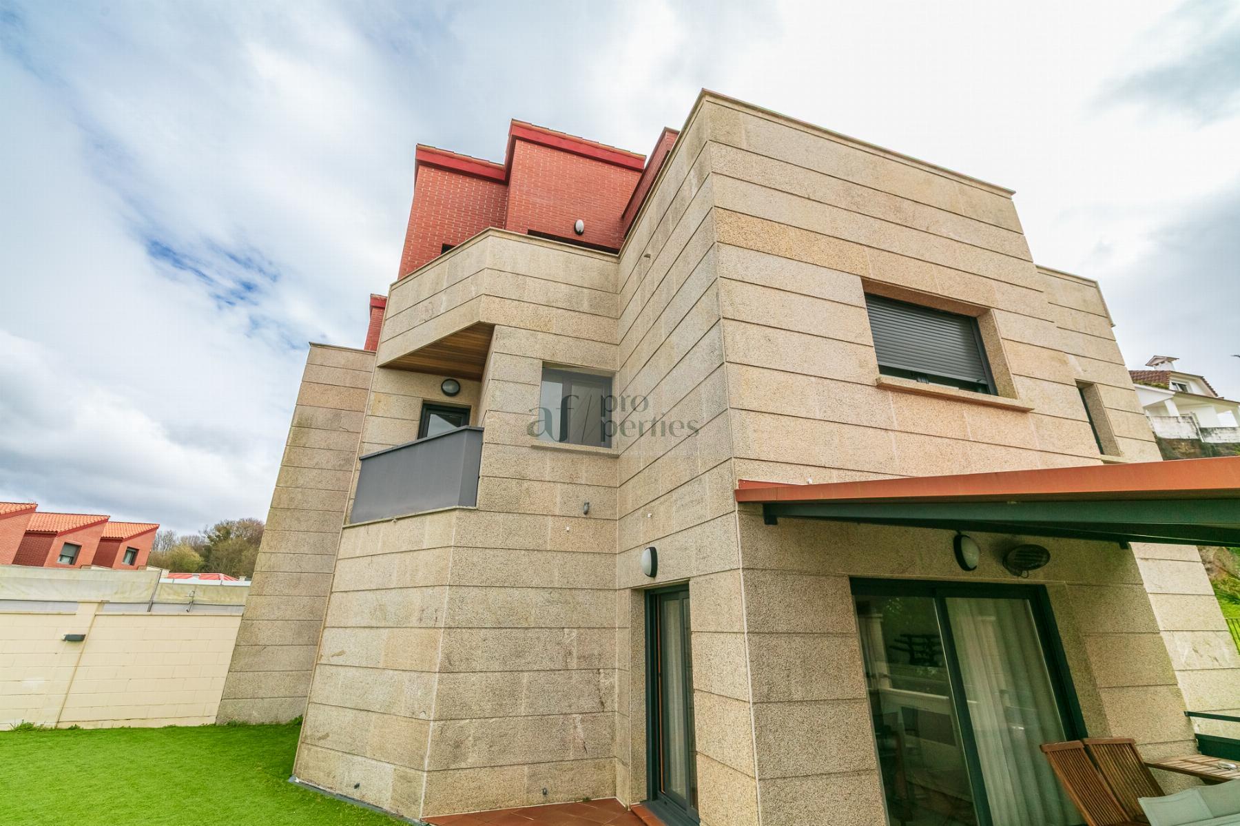For sale of chalet in Vigo