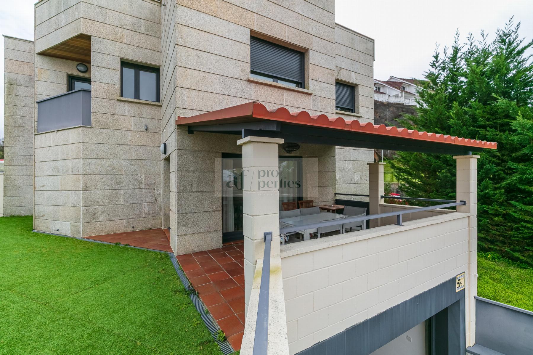 For sale of chalet in Vigo