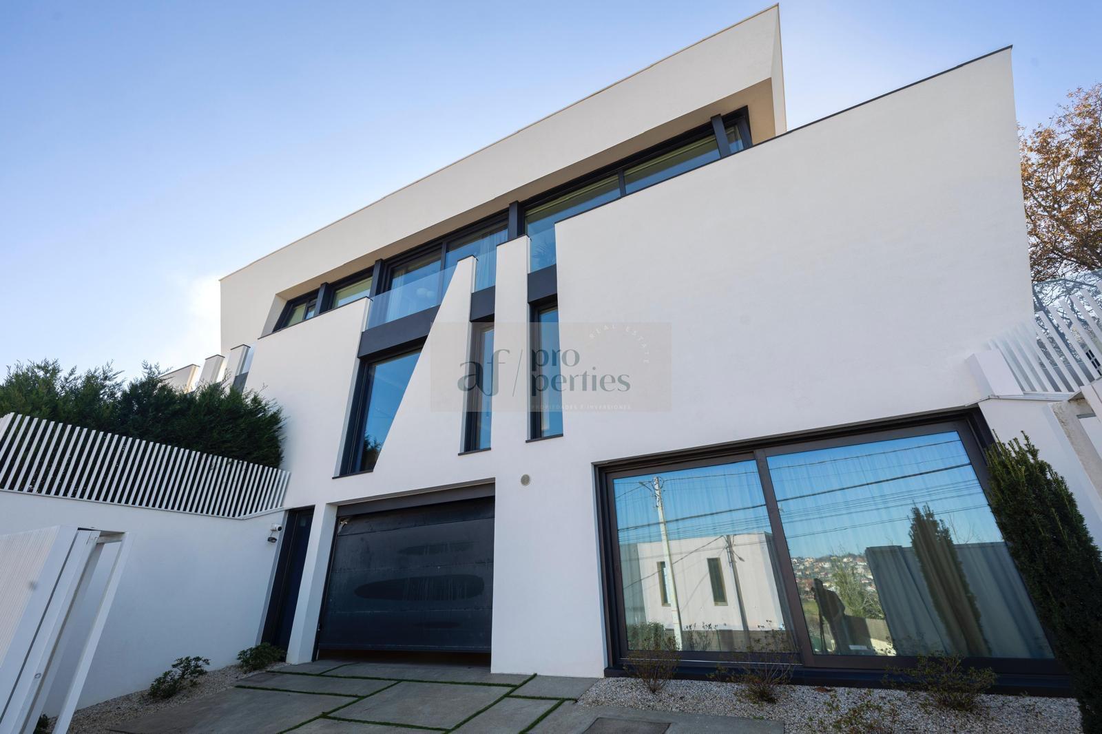 For sale of chalet in Vigo