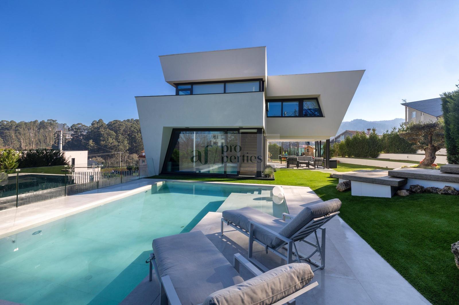For sale of chalet in Vigo