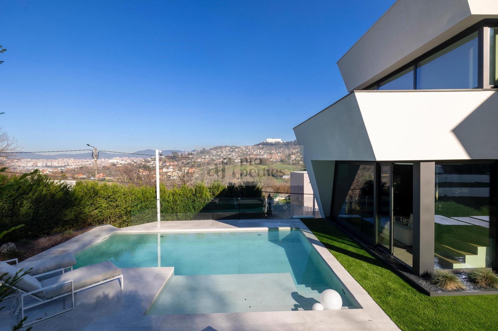 For sale of chalet in Vigo