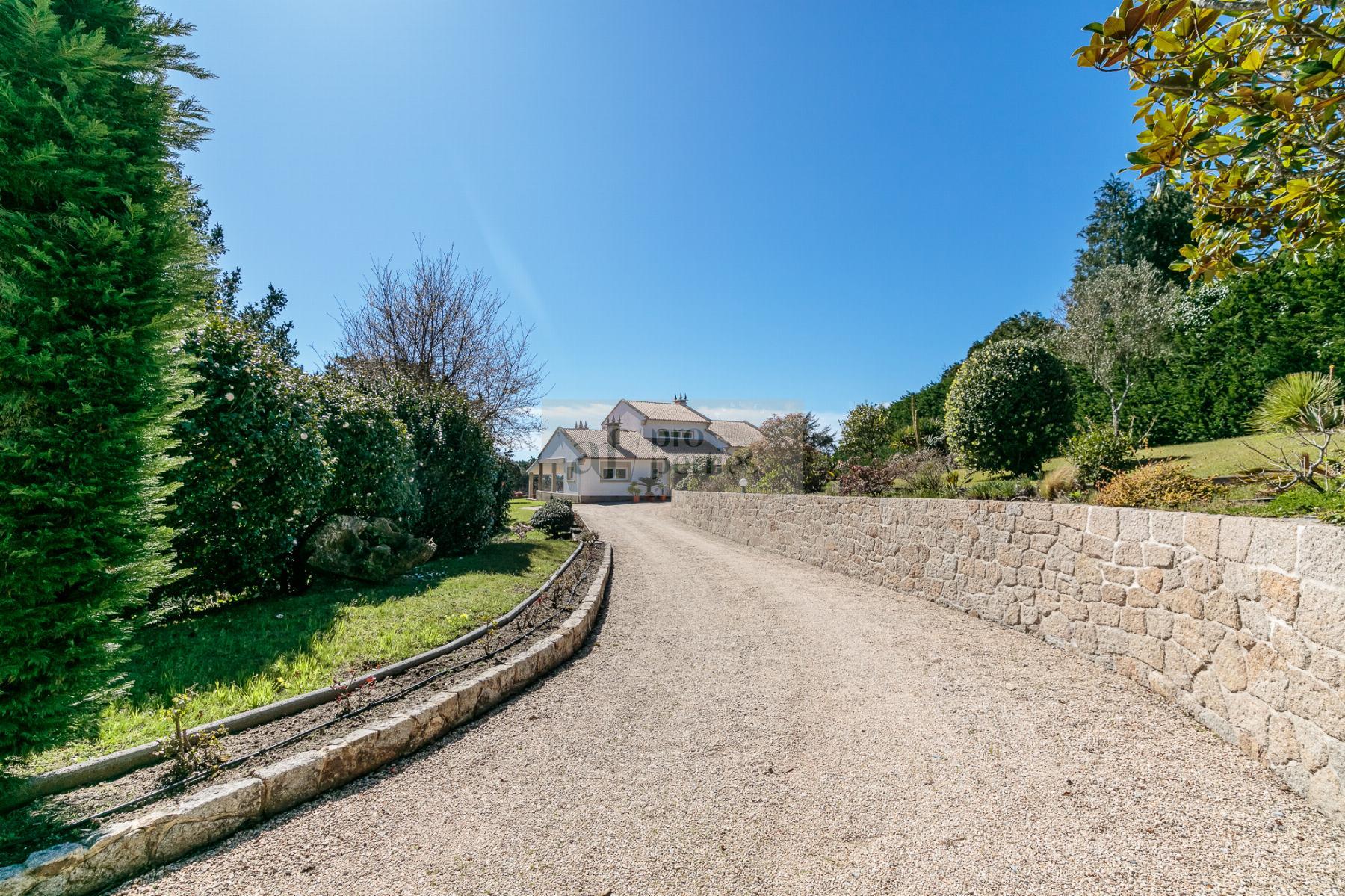 For sale of chalet in Cangas