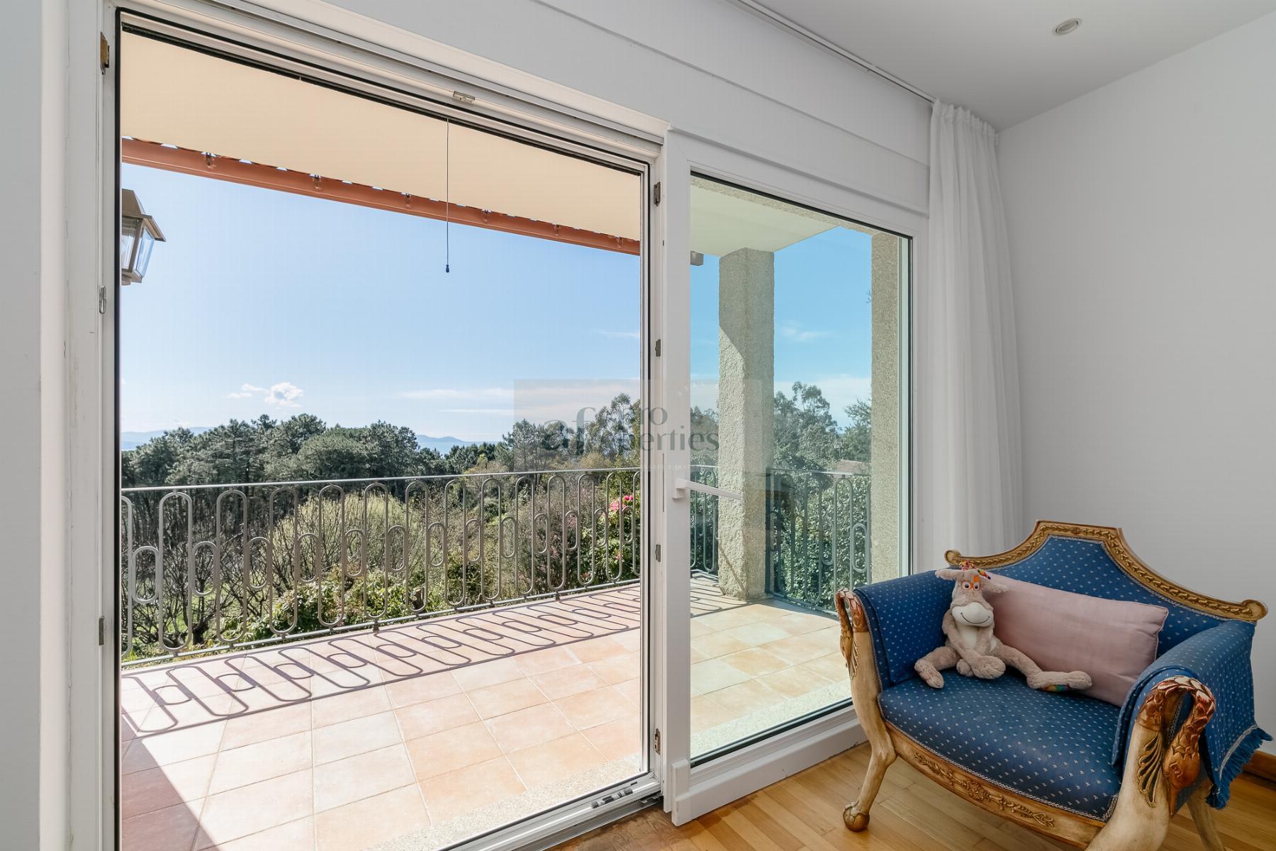 For sale of chalet in Cangas