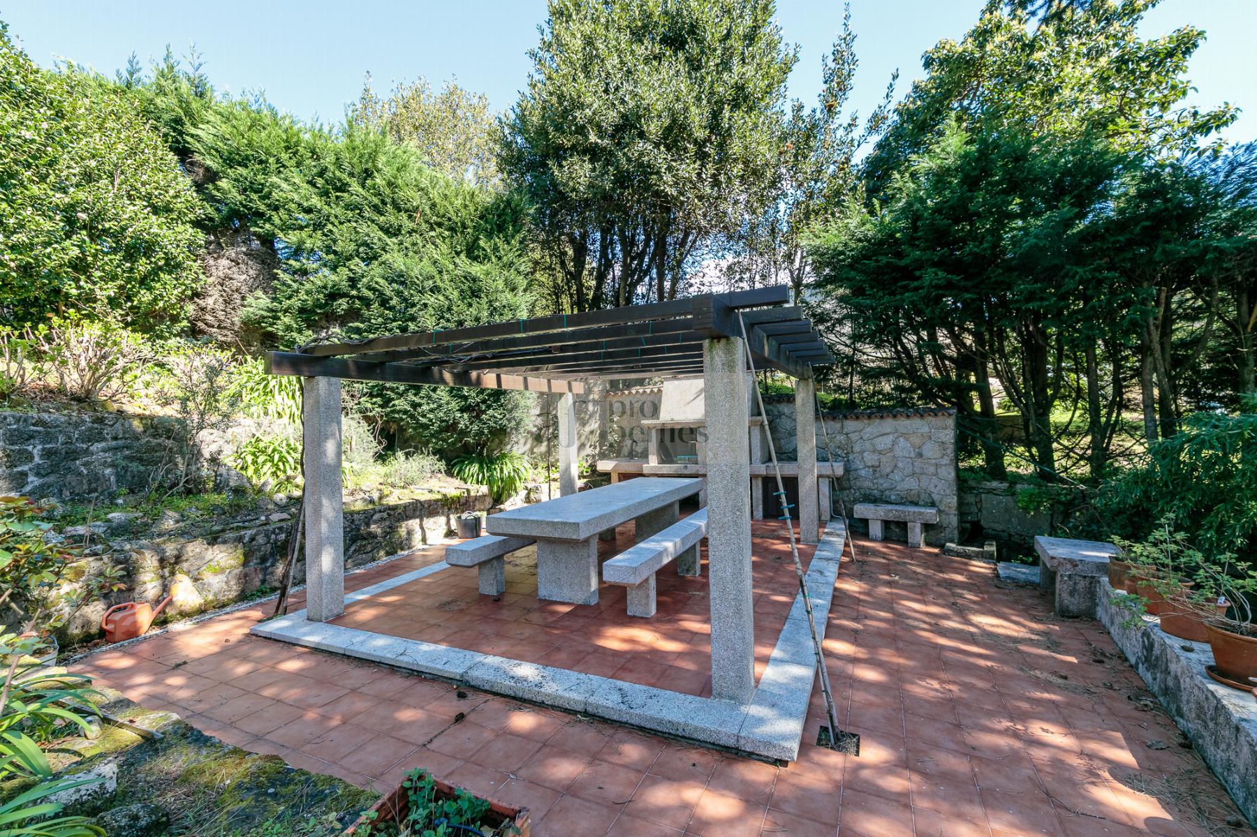 For sale of chalet in Cangas