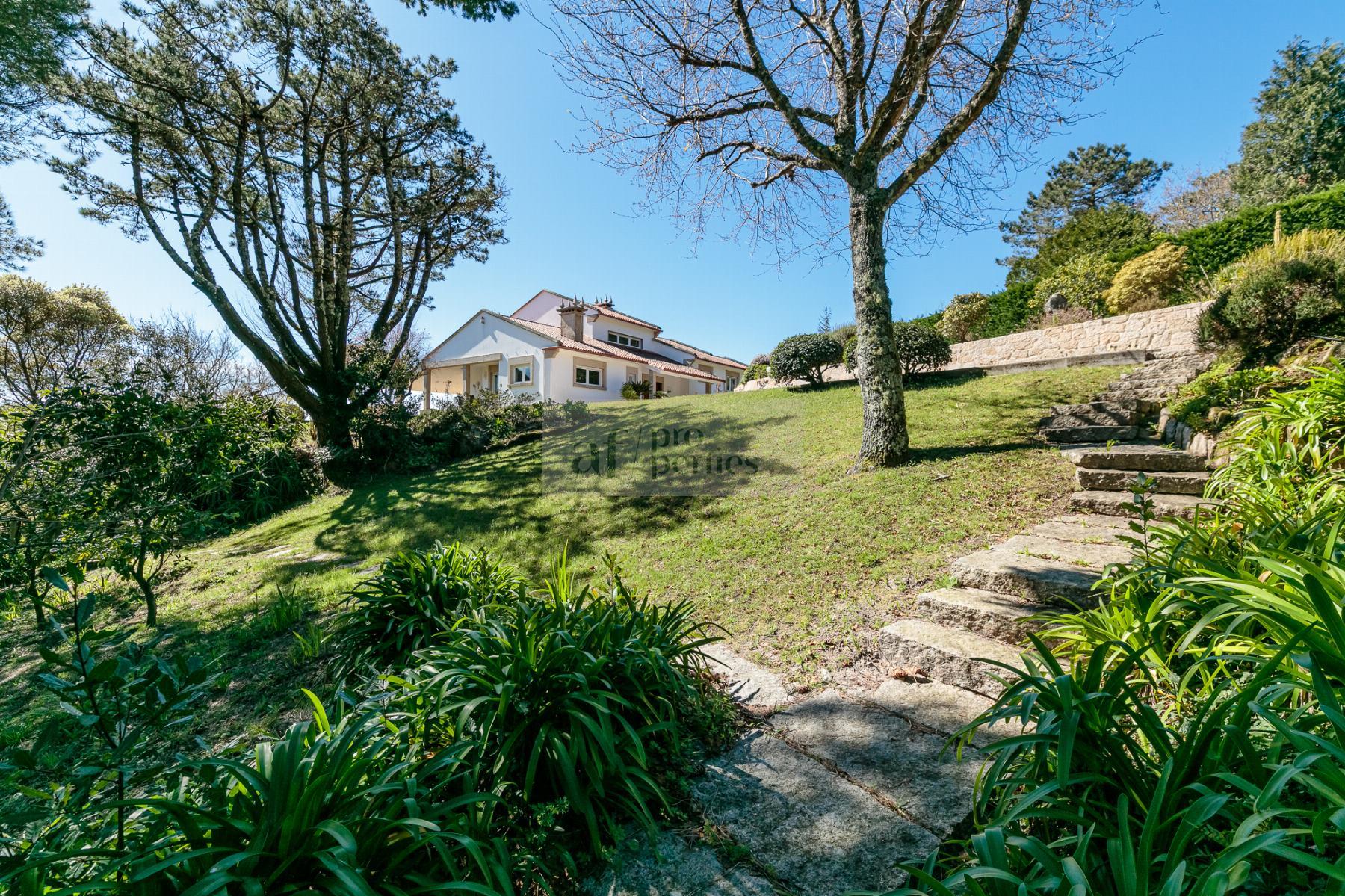 For sale of chalet in Cangas