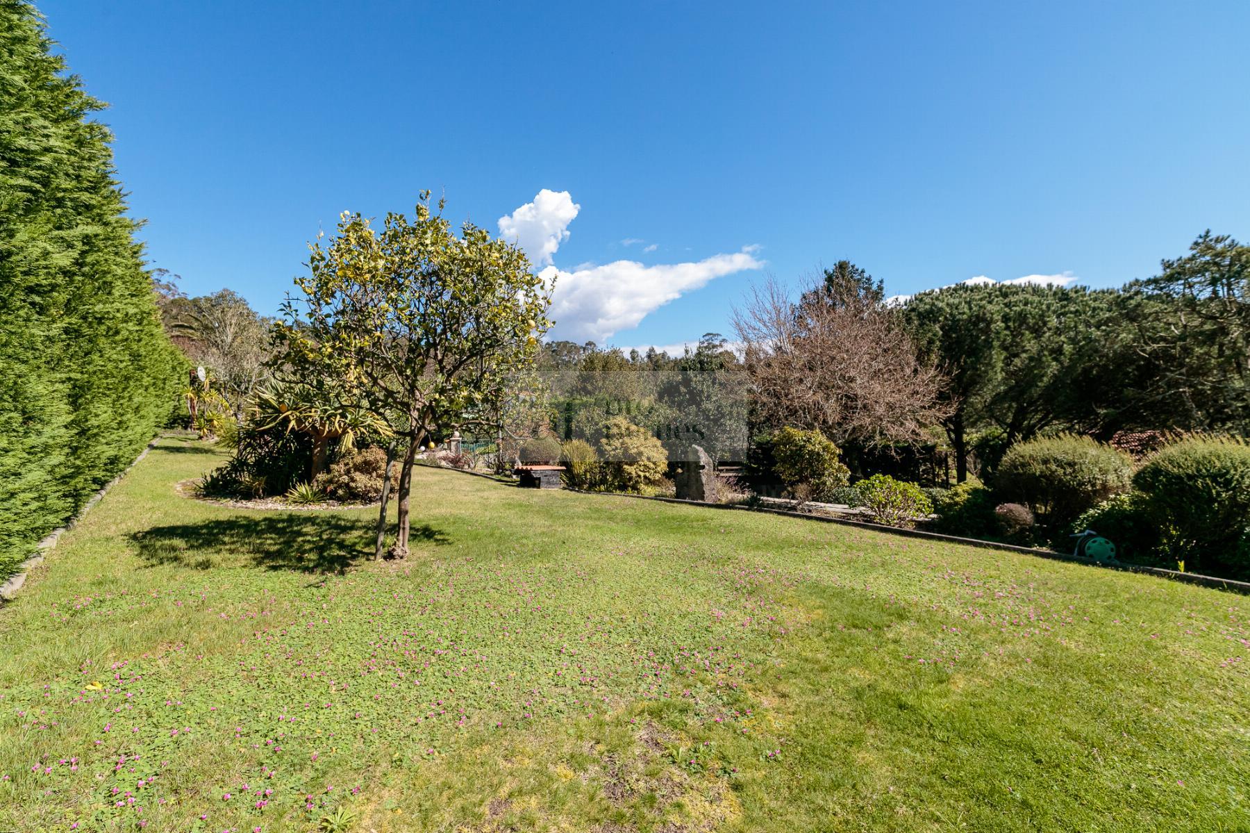 For sale of chalet in Cangas