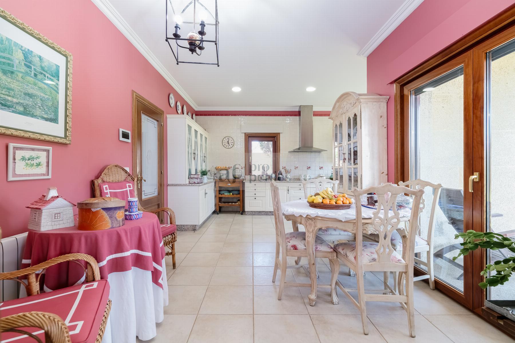 Zu verkaufen von chalet in
 Vigo