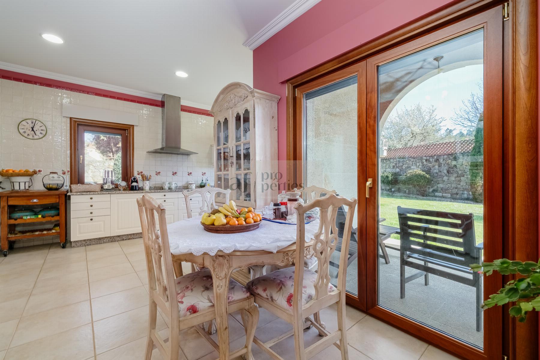 Zu verkaufen von chalet in
 Vigo