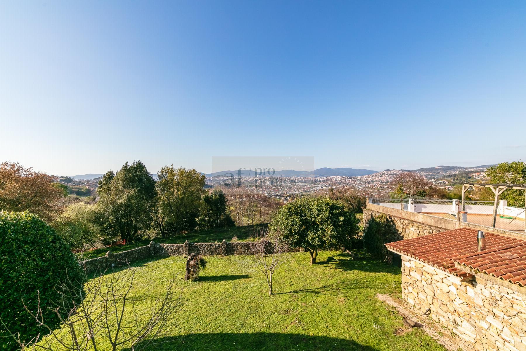 Zu verkaufen von chalet in
 Vigo