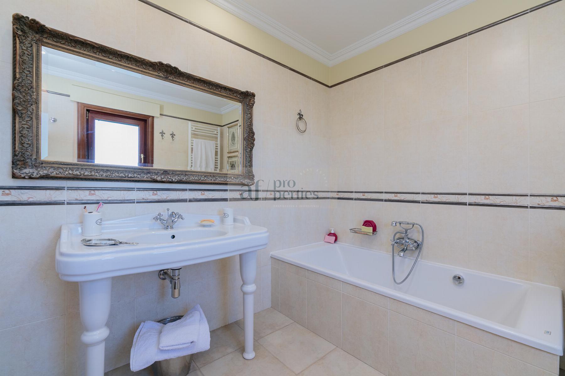 Zu verkaufen von chalet in
 Vigo