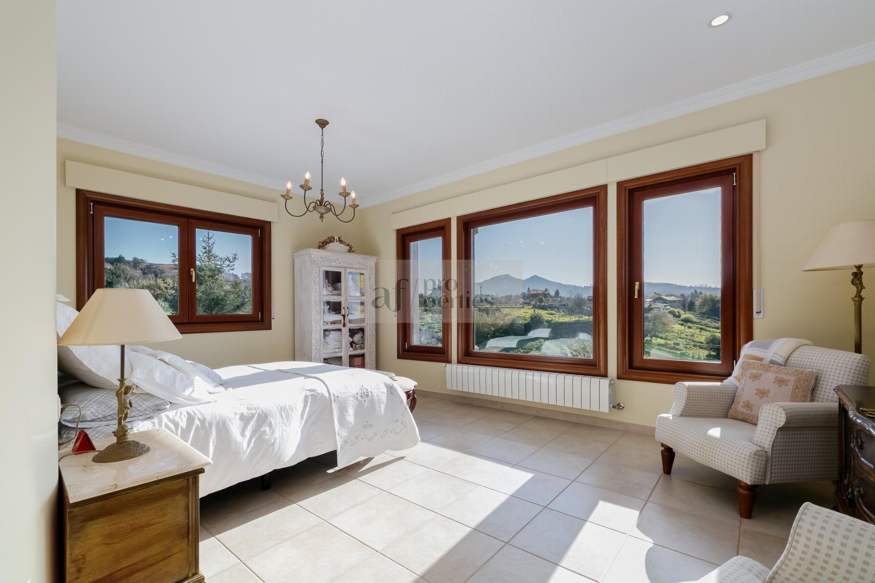 Zu verkaufen von chalet in
 Vigo