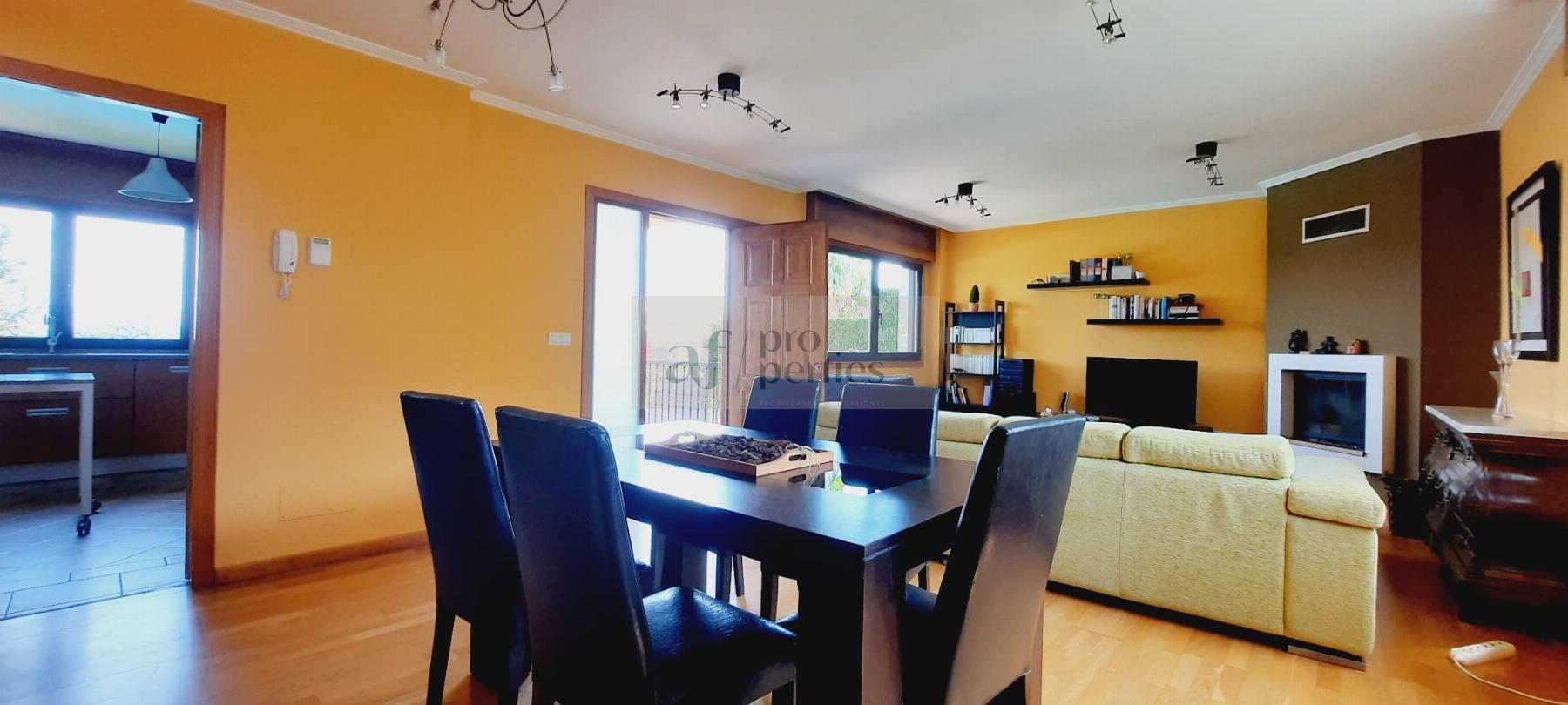 For sale of chalet in Tui