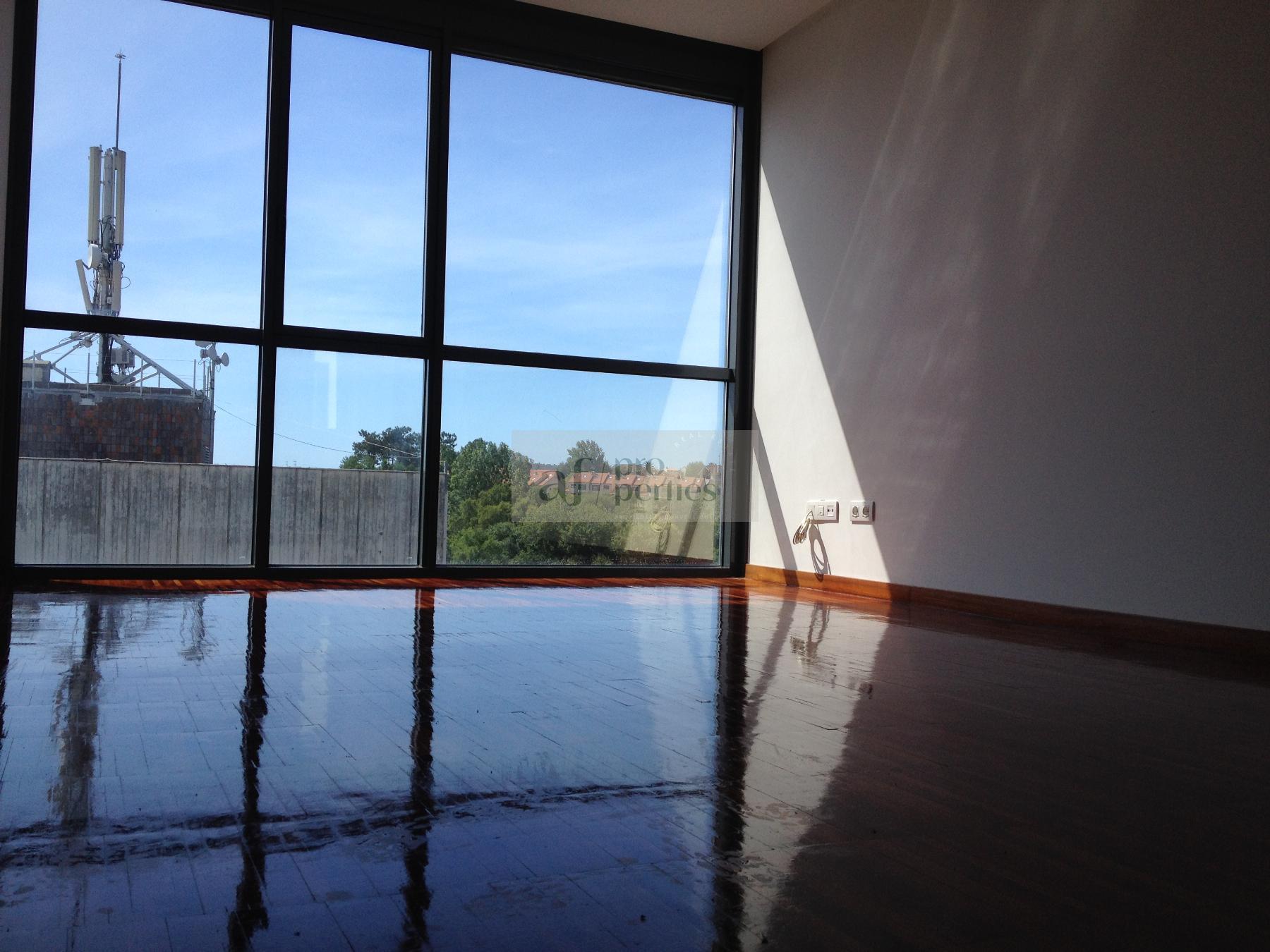 For sale of apartment in Nigrán