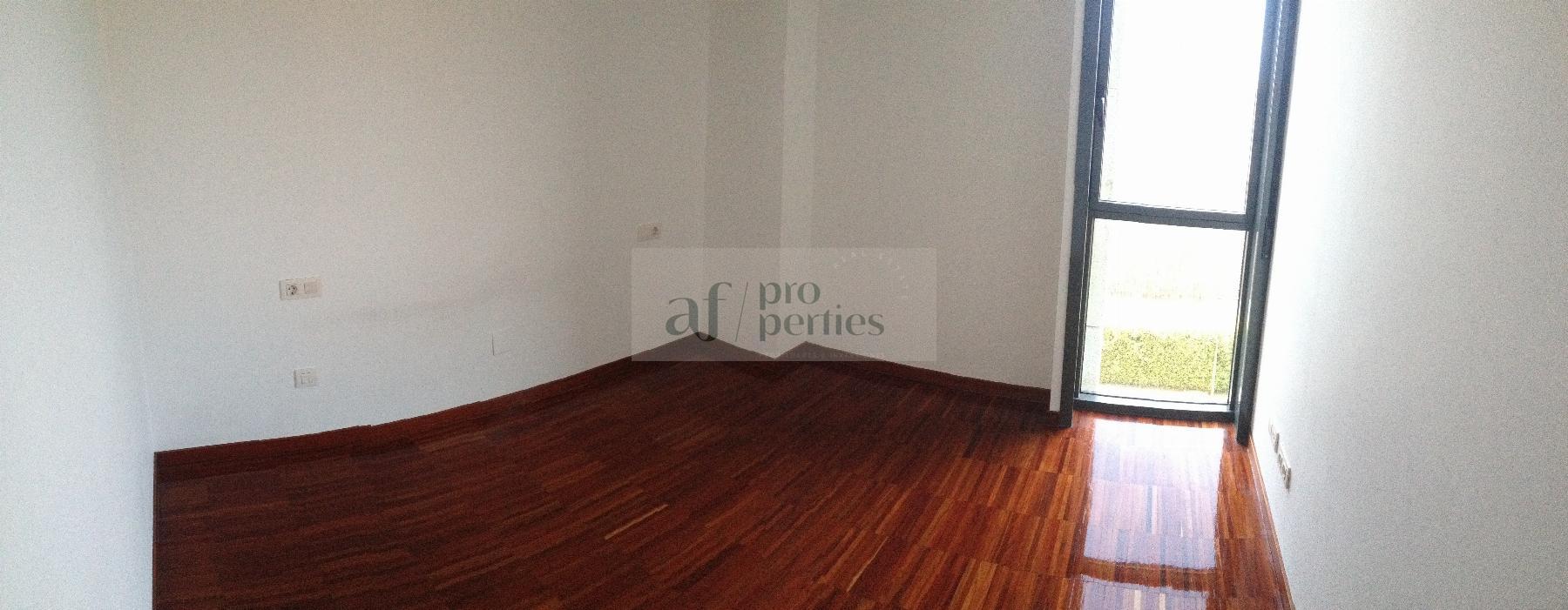 For sale of apartment in Nigrán