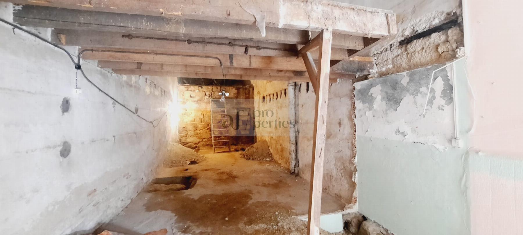 For sale of ground floor in Vigo