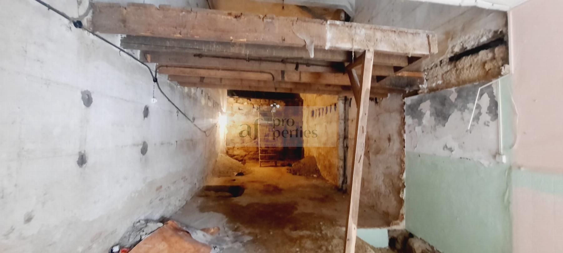 For sale of ground floor in Vigo
