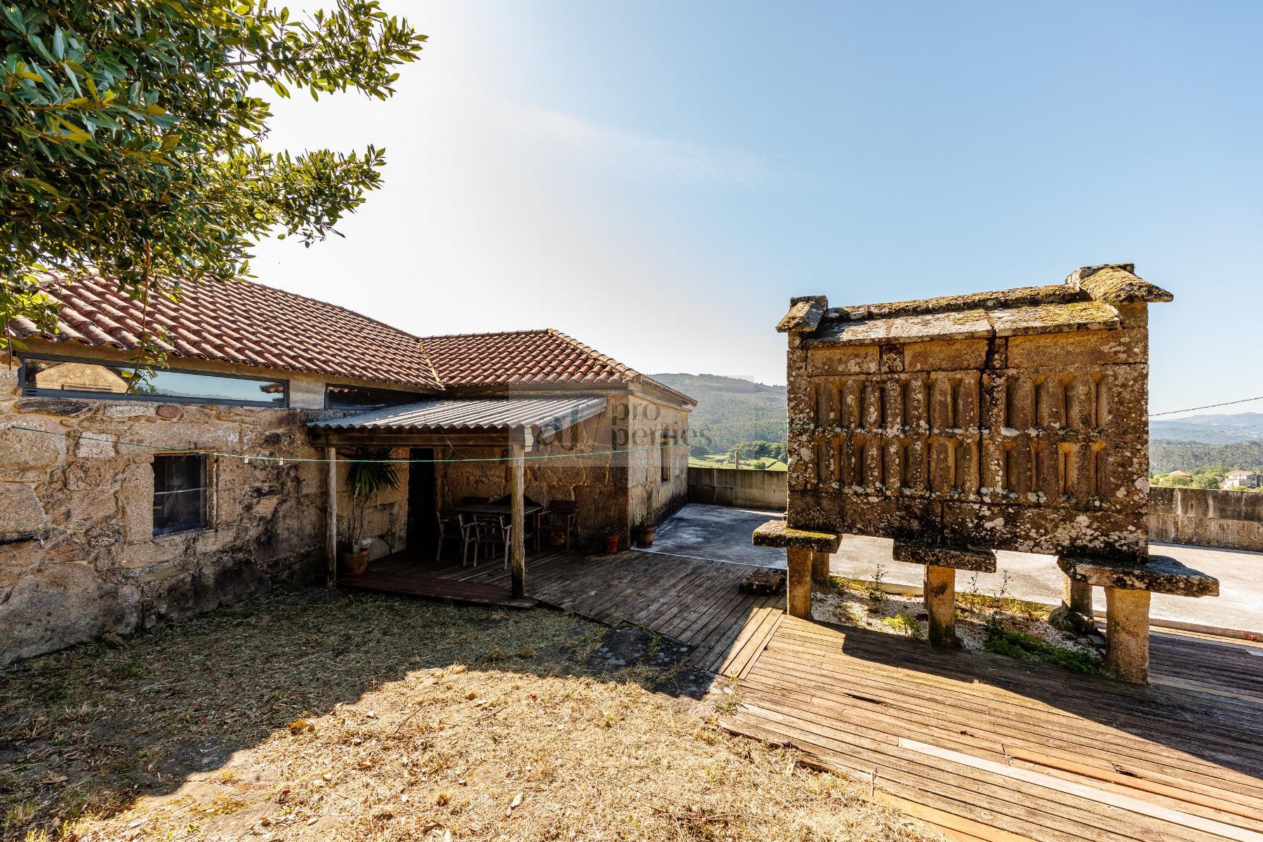 Venta de casa en Cotobade