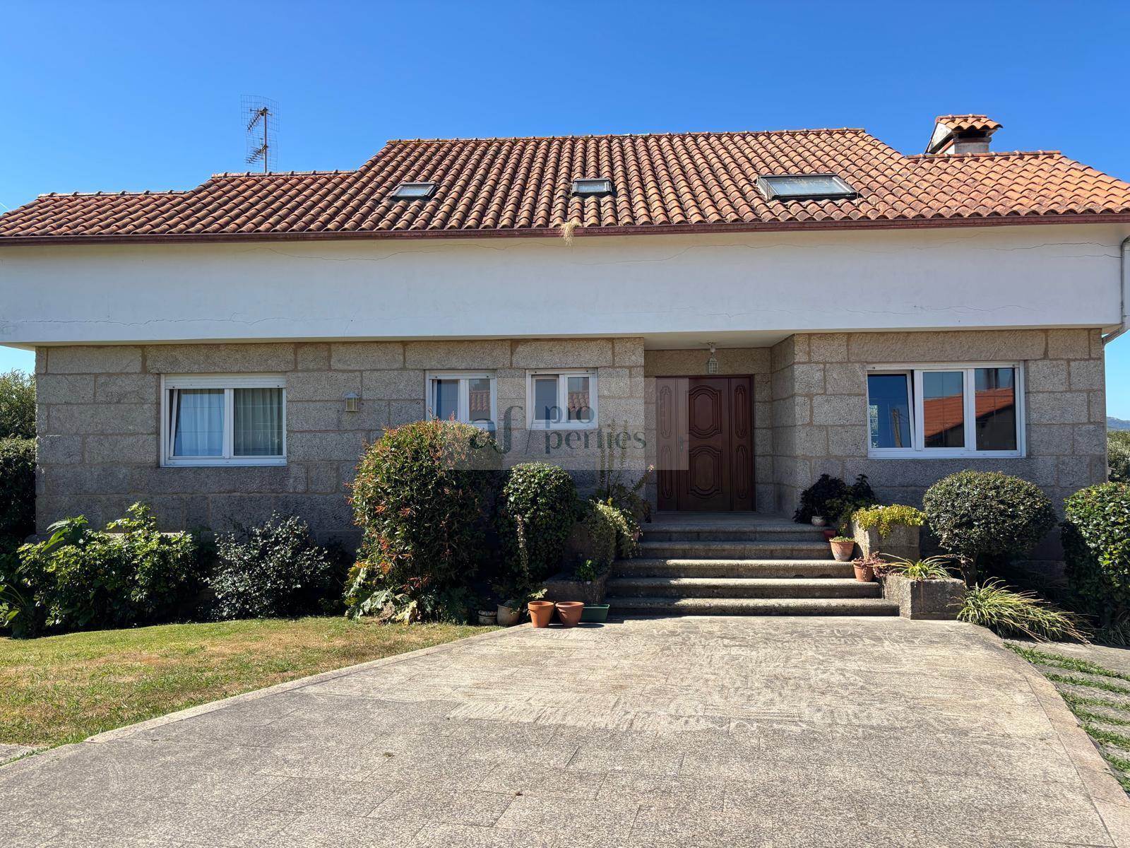 Venta de casa en Nigrán