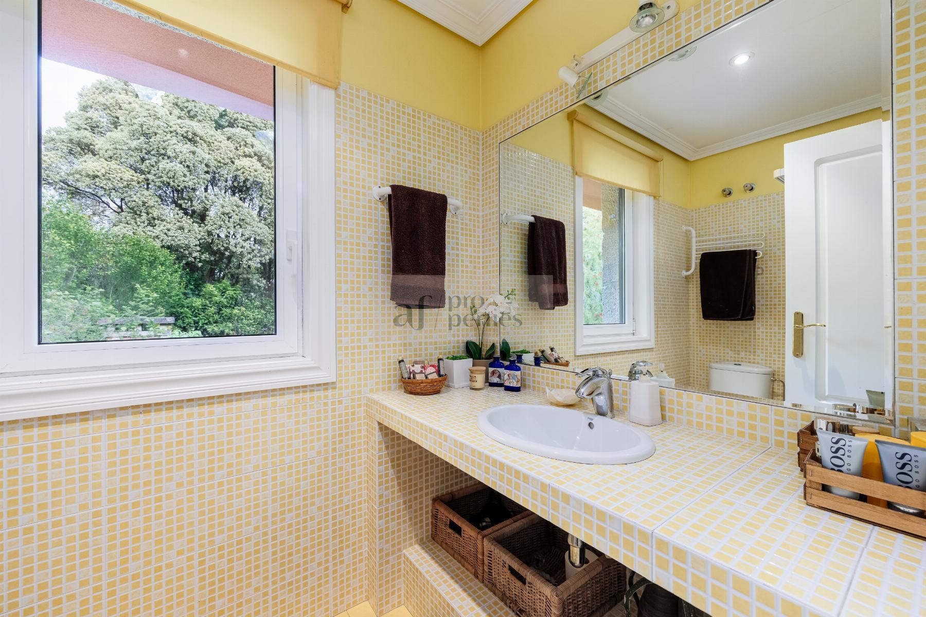 For sale of chalet in Nigrán