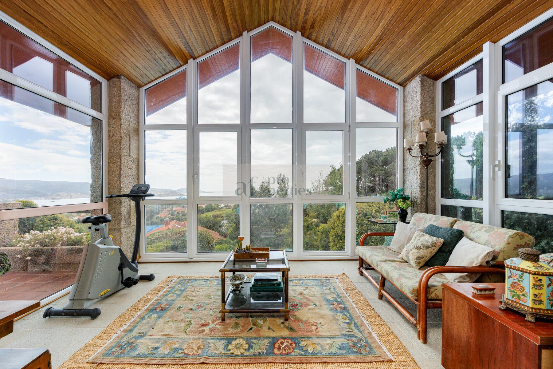 For sale of chalet in Nigrán