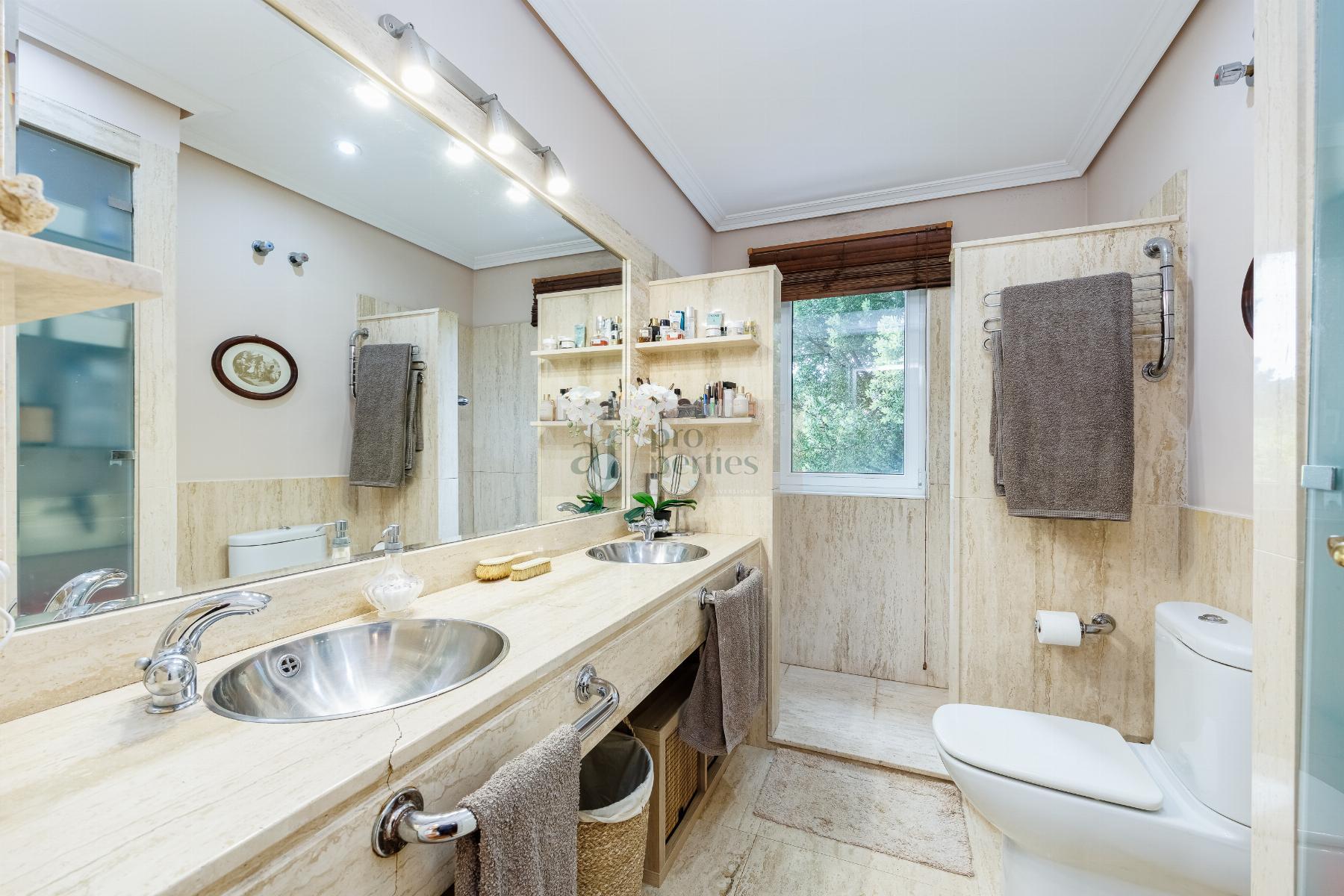 For sale of chalet in Nigrán