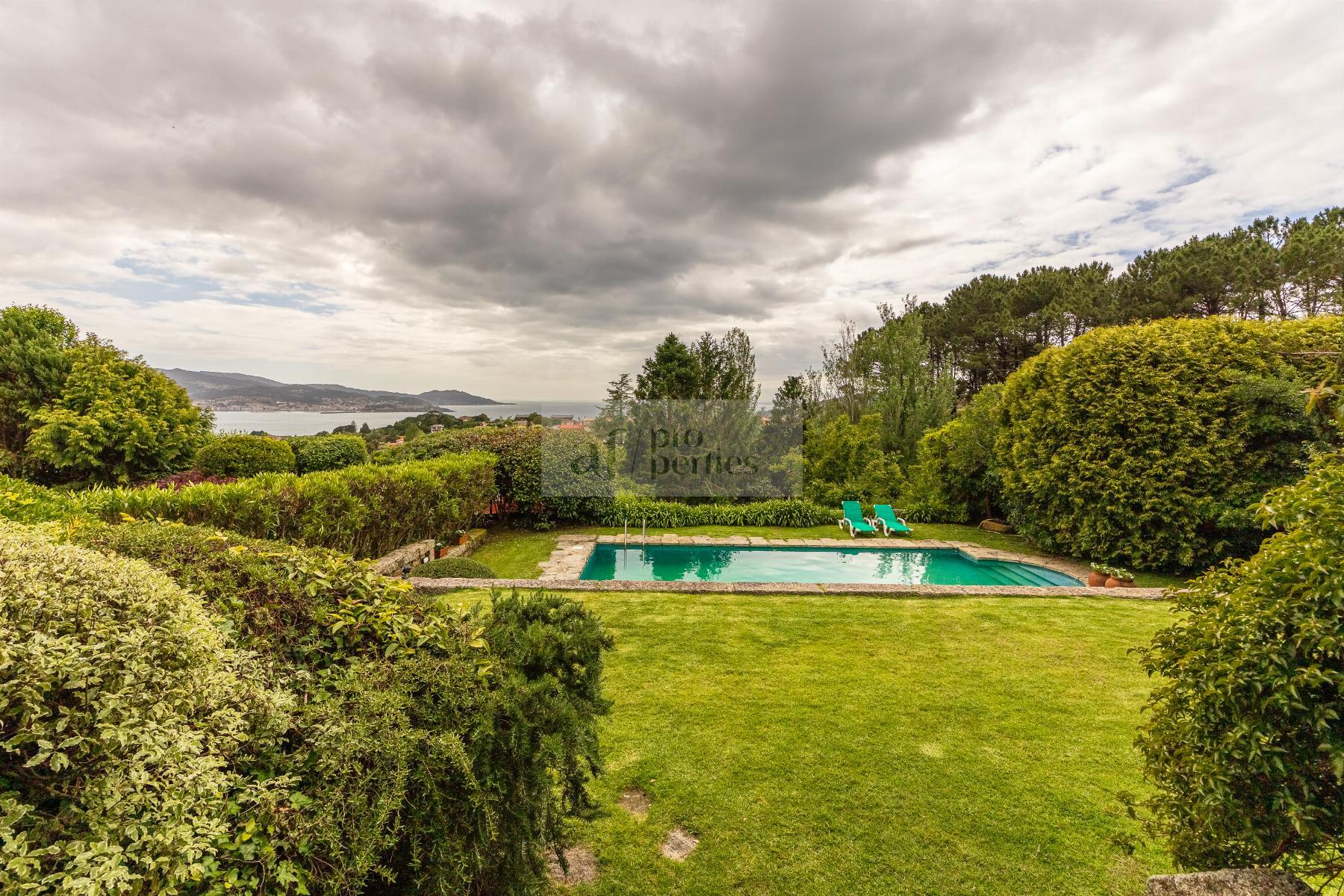 For sale of chalet in Nigrán