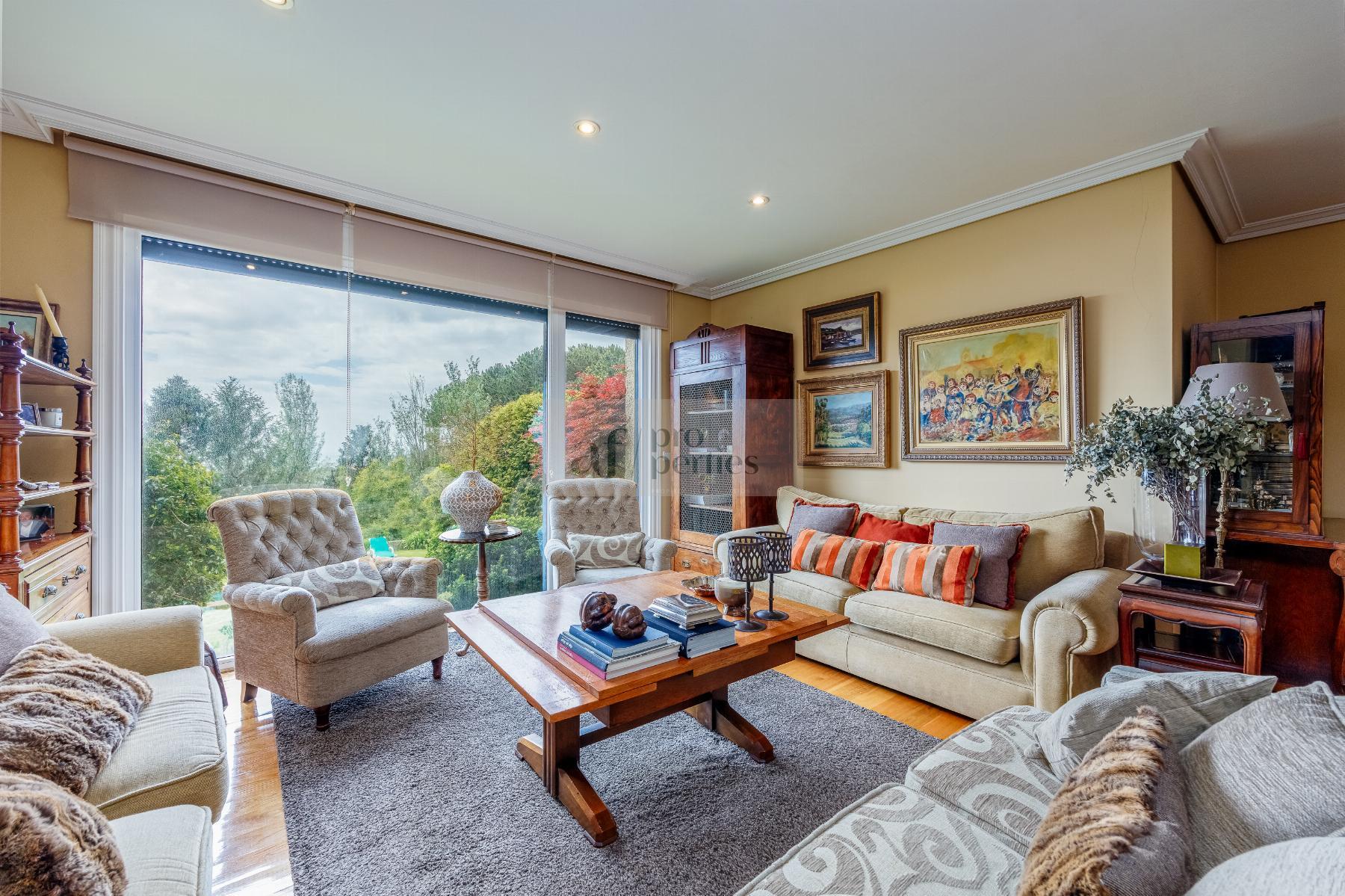For sale of chalet in Nigrán