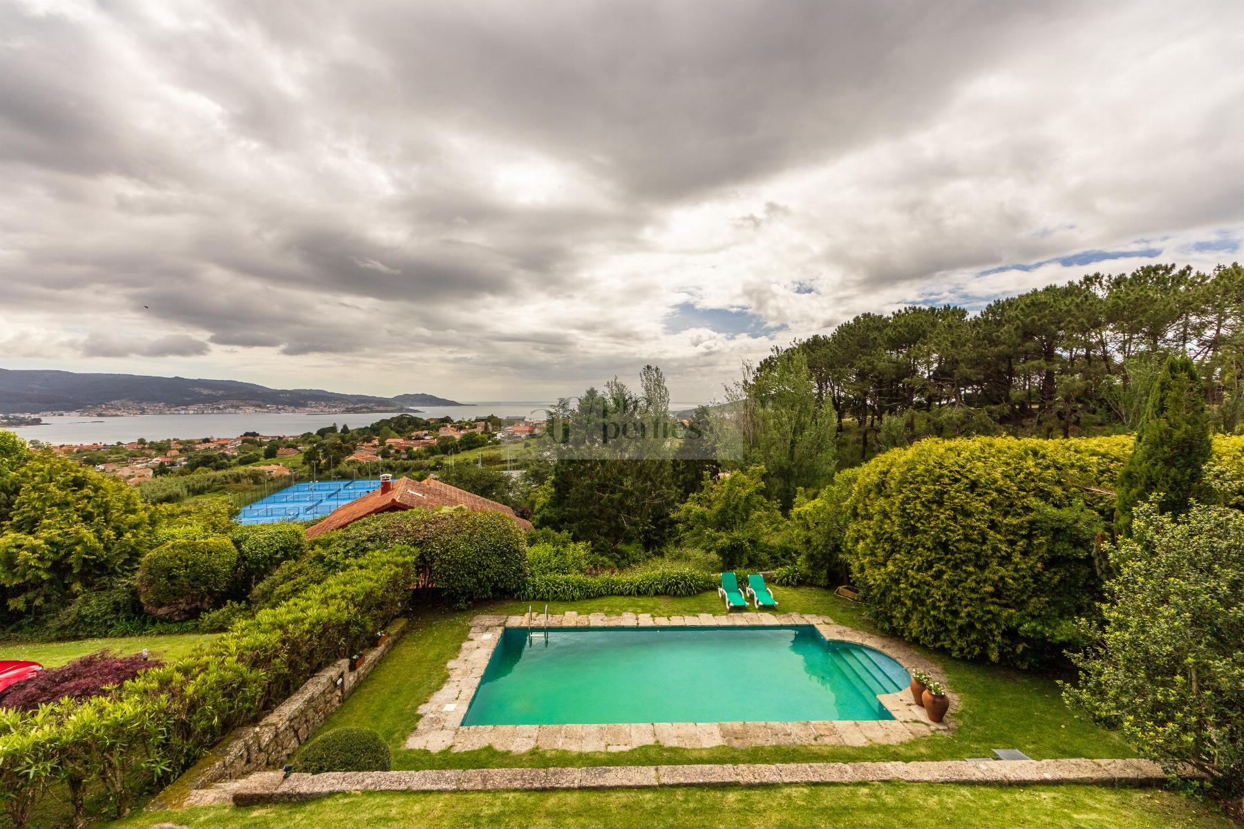 For sale of chalet in Nigrán