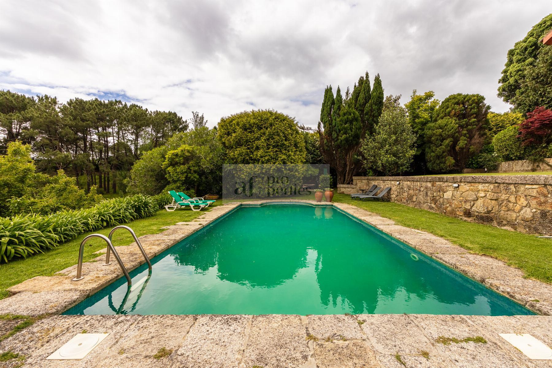 For sale of chalet in Nigrán