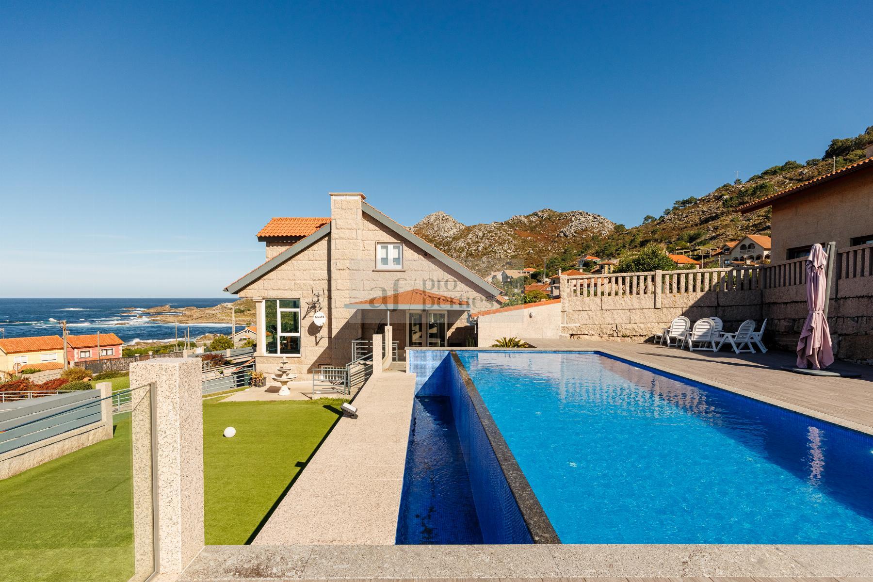 Venta de chalet en Oia