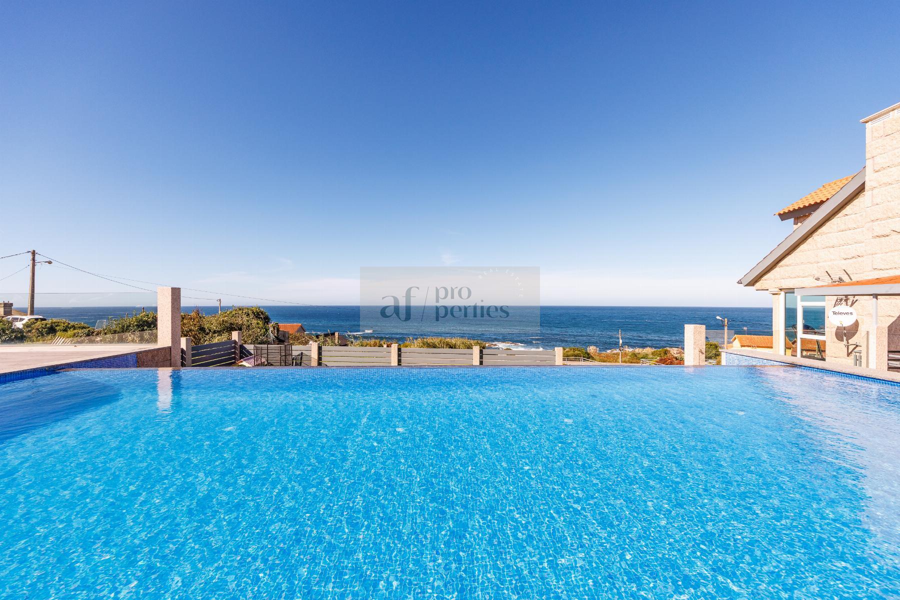 Venta de chalet en Oia
