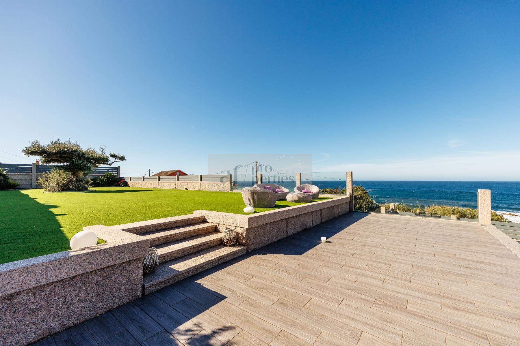 Venta de chalet en Oia
