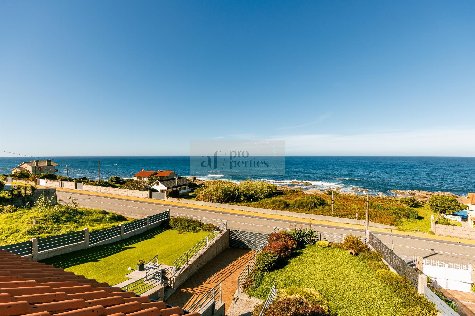 Venta de chalet en Oia