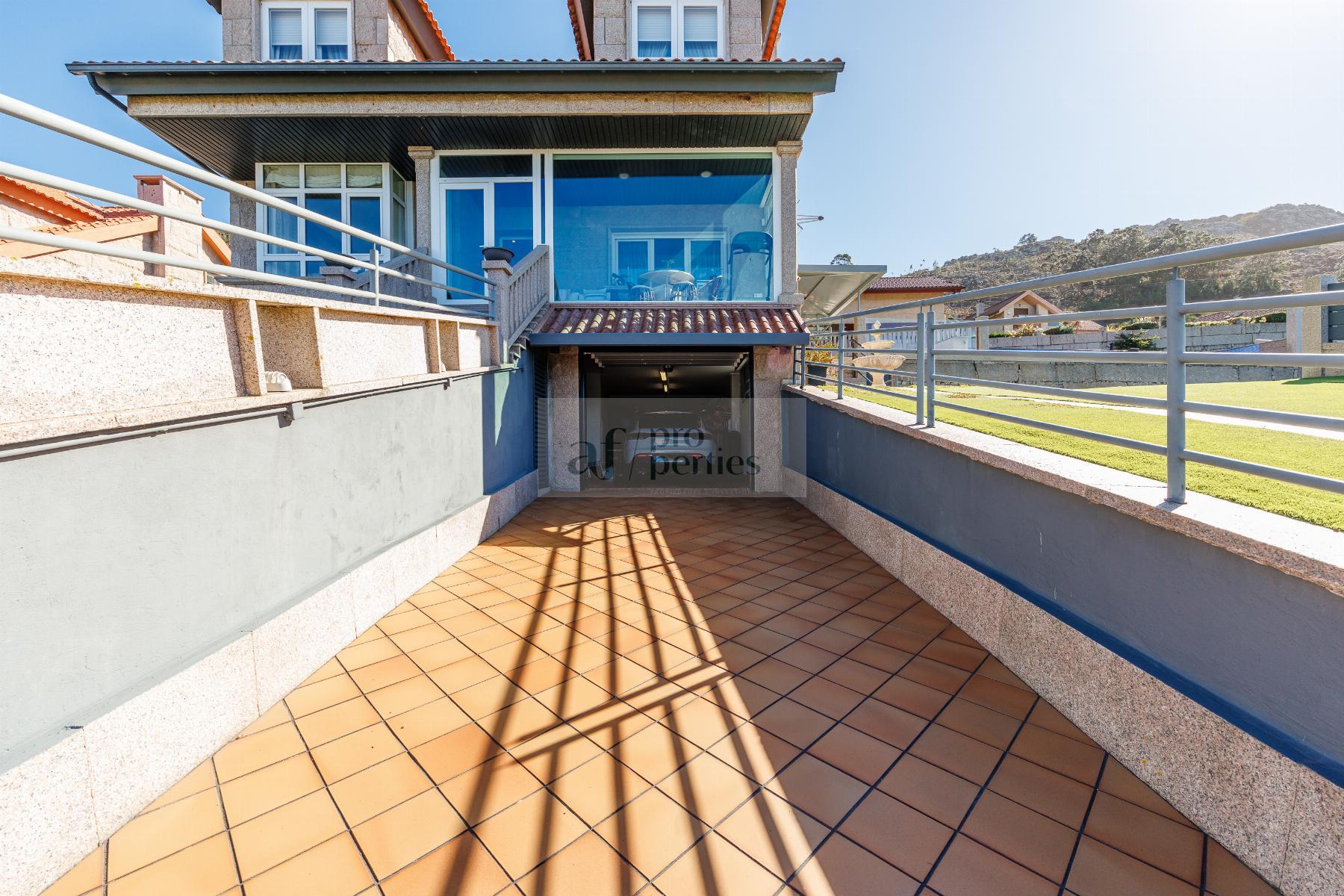 Venta de chalet en Oia