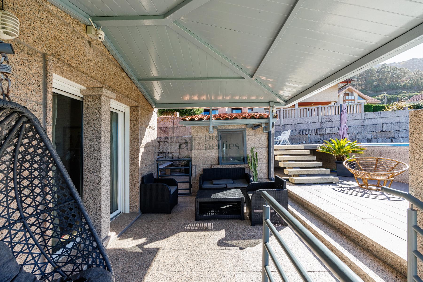 Venta de chalet en Oia